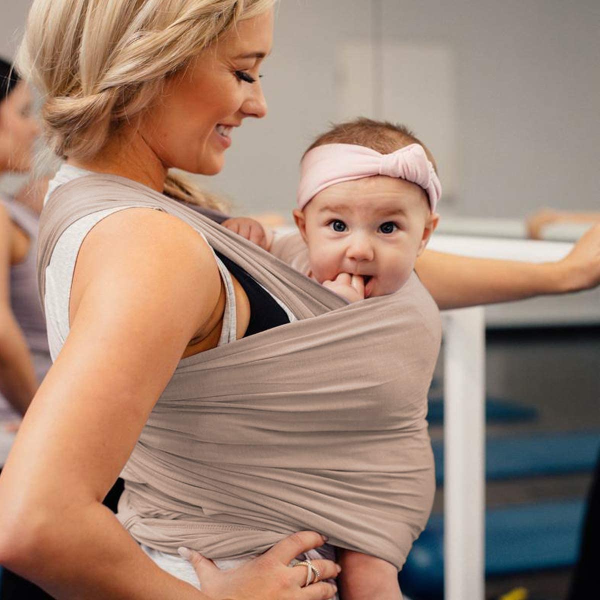 Baby Wrap Carrier,Hands Free Baby Carrier Sling,Lightweight,Breathable,Softness,Perfect for Newborn Infants and Babies Shower Gift,Black