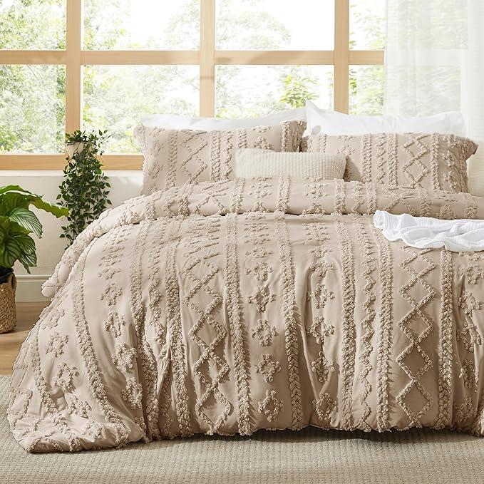 Bedsure Tufted Boho Comforter Set  - Boho Bed Set, GentleSoft 3 Pieces Farmhouse Shabby Chic Embroidery Bedding, Gifts for Woman, Soft Jacquard  Comforter for All Seasons