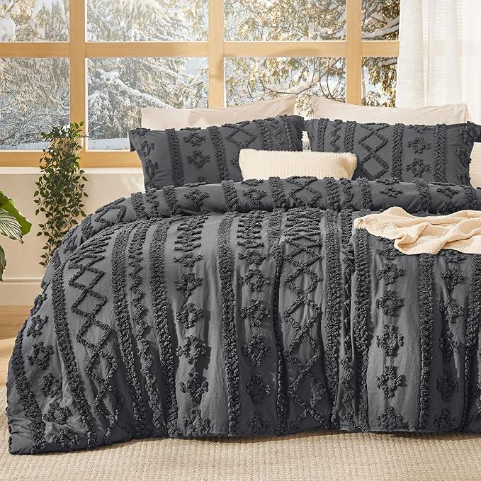 Bedsure Tufted Boho Comforter Set  - Boho Bed Set, GentleSoft 3 Pieces Farmhouse Shabby Chic Embroidery Bedding, Gifts for Woman, Soft Jacquard  Comforter for All Seasons